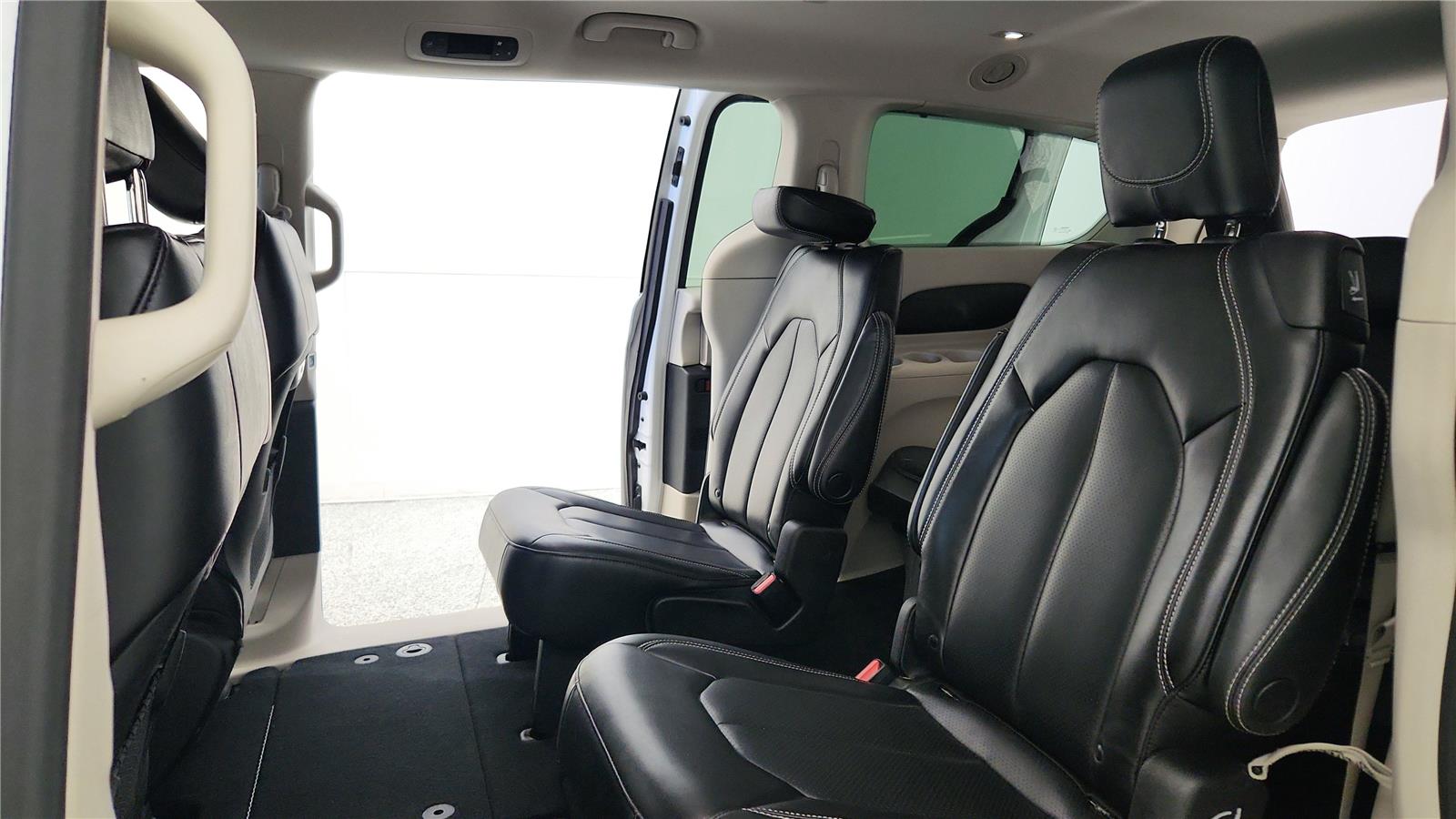 Used 2023 Chrysler Pacifica - photo 33
