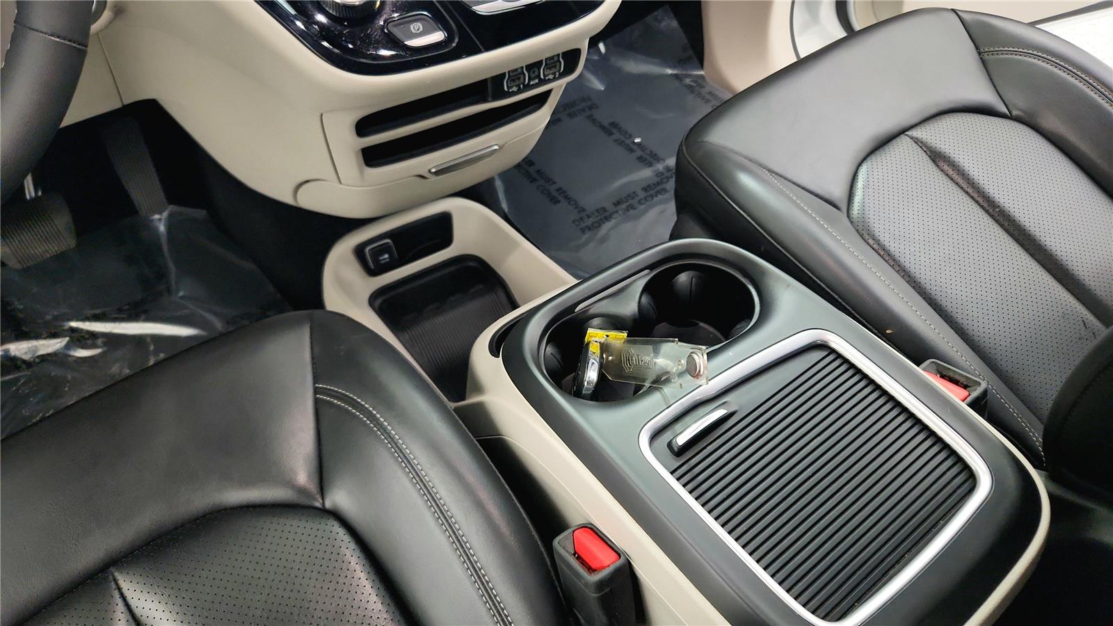 Used 2023 Chrysler Pacifica - photo 36