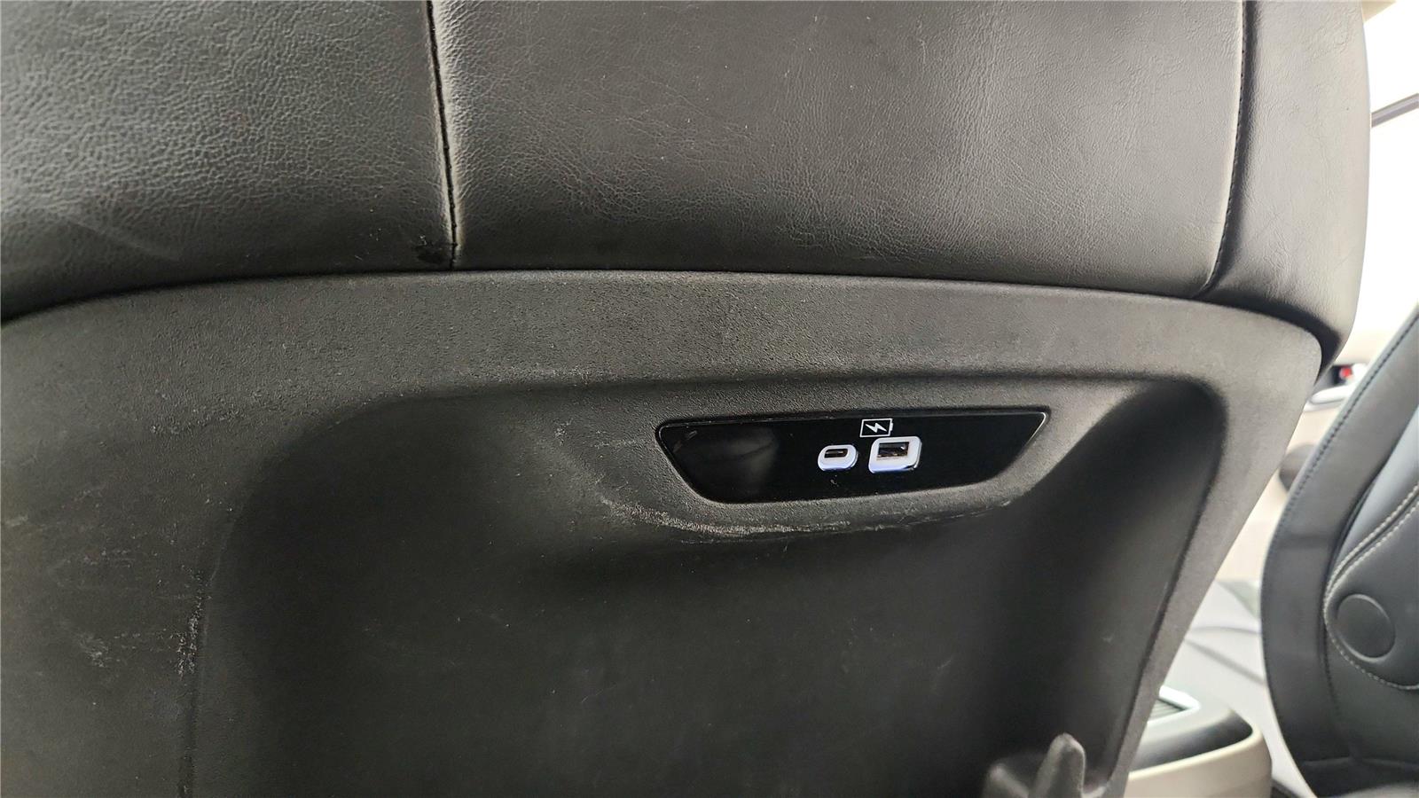 Used 2023 Chrysler Pacifica - photo 38