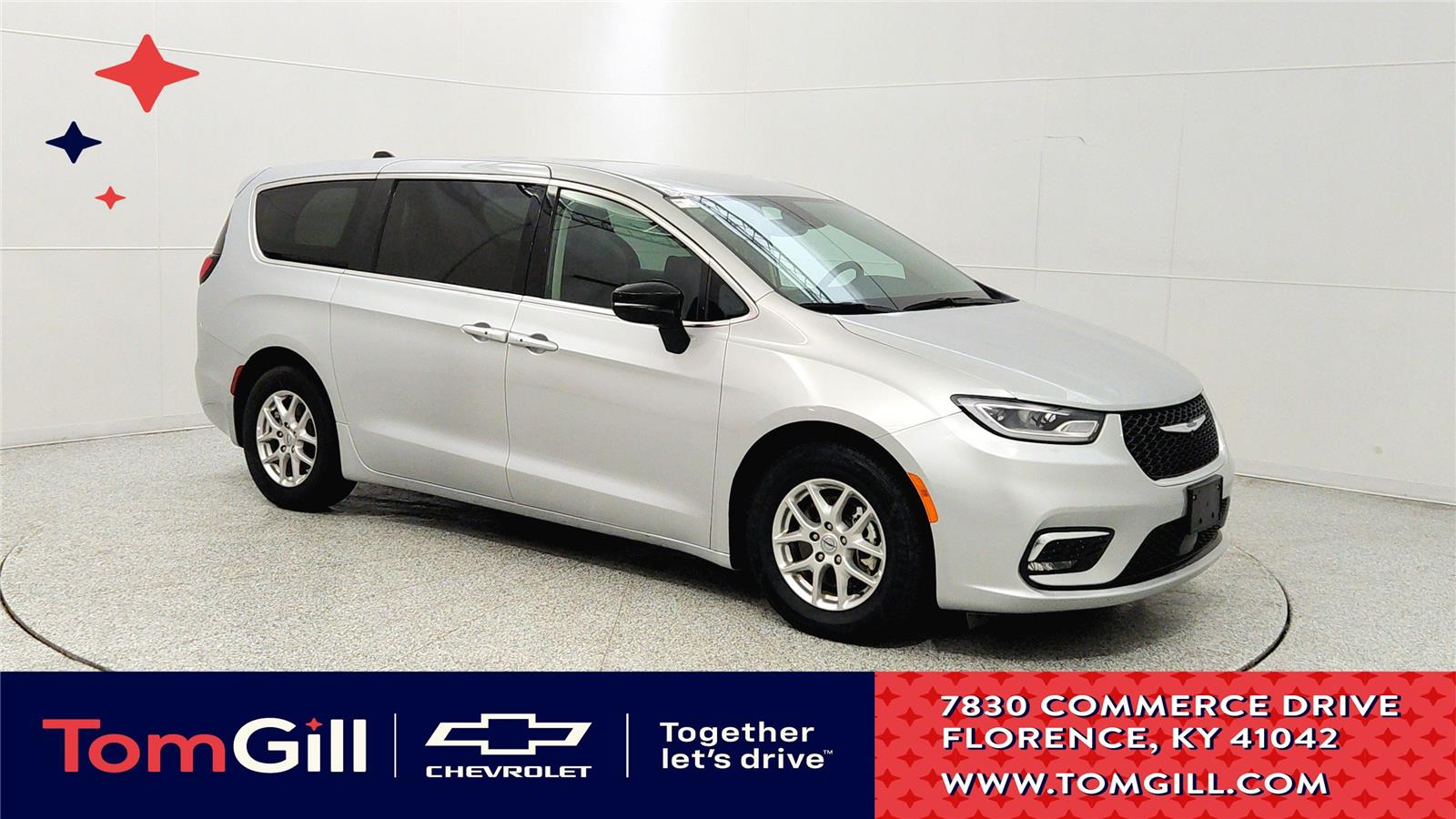 Used 2024 Chrysler Pacifica - photo 1