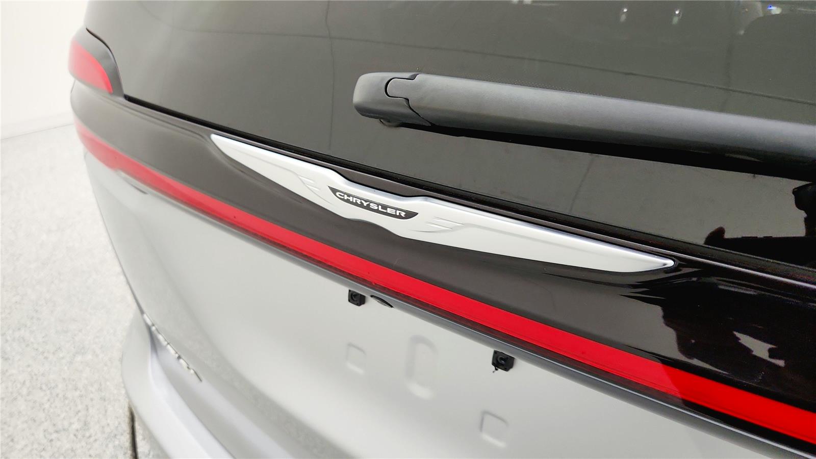 Used 2024 Chrysler Pacifica - photo 18