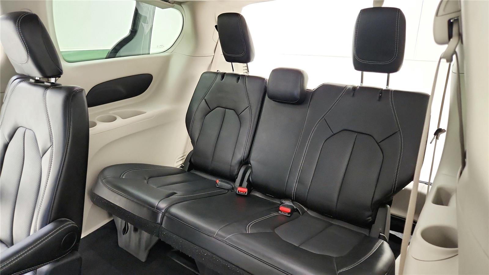 Used 2024 Chrysler Pacifica - photo 33