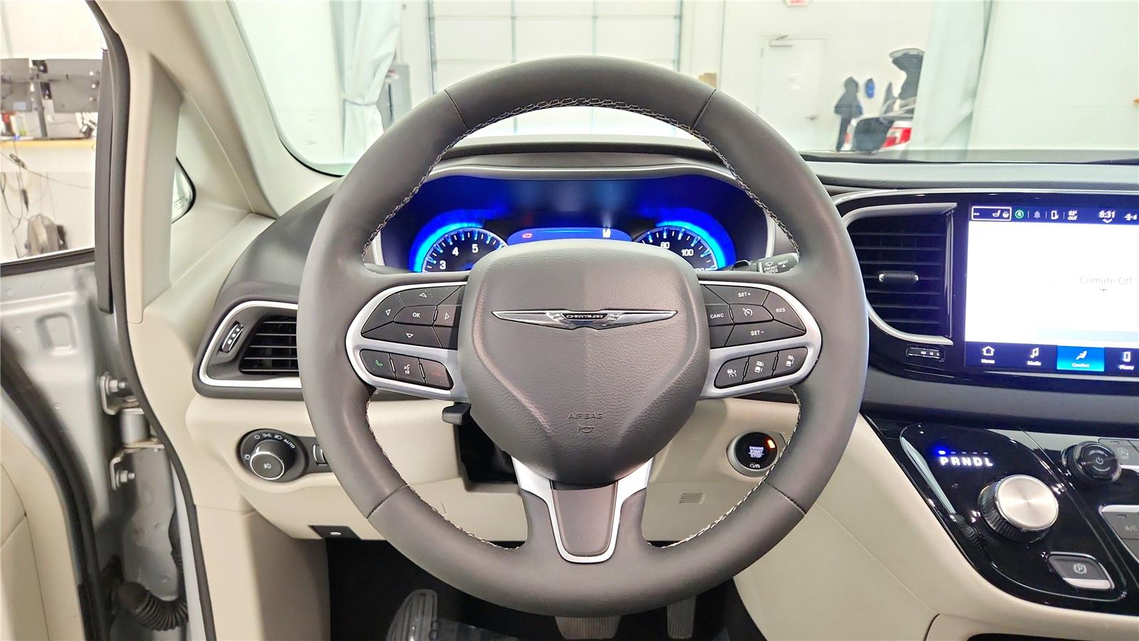 Used 2024 Chrysler Pacifica - photo 35