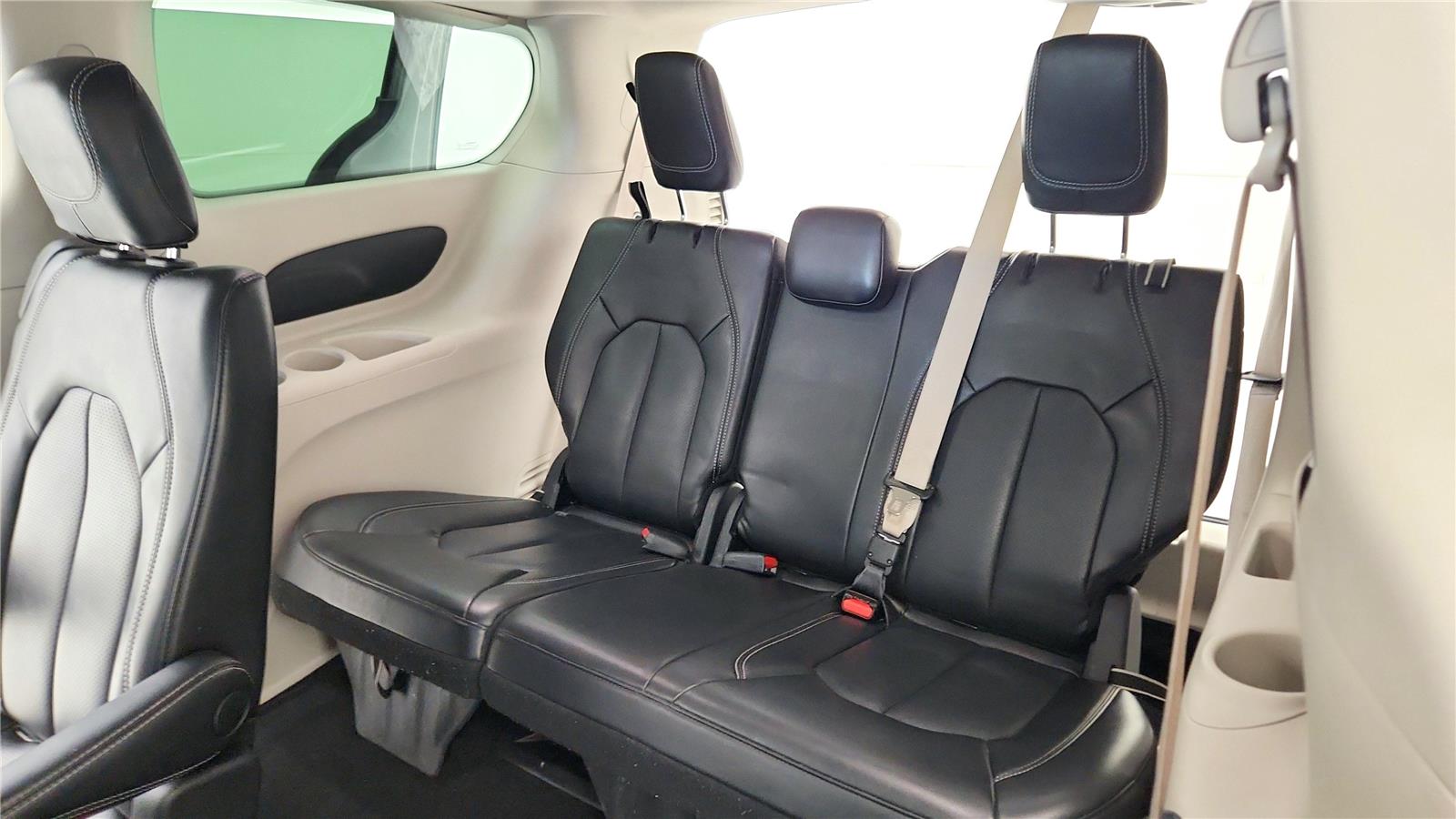 Used 2023 Chrysler Pacifica - photo 34