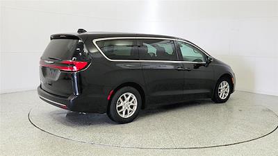 2023 Chrysler Pacifica FWD Minivan for sale #19677 - photo 2