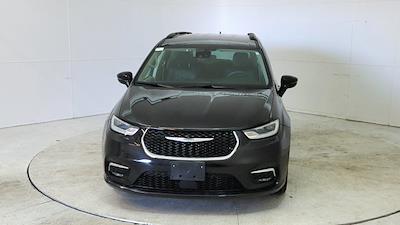 Used 2022 Chrysler Pacifica Touring L Minivan for sale #36600A - photo 2