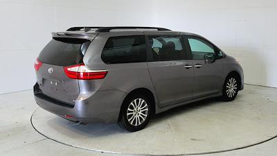 2018 Toyota Sienna 4x2 Minivan for sale #36295A - photo 2
