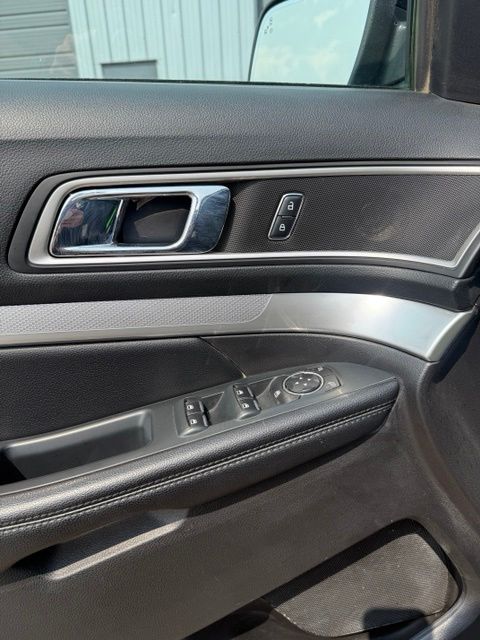 Used 2017 Ford Explorer XLT - photo 12