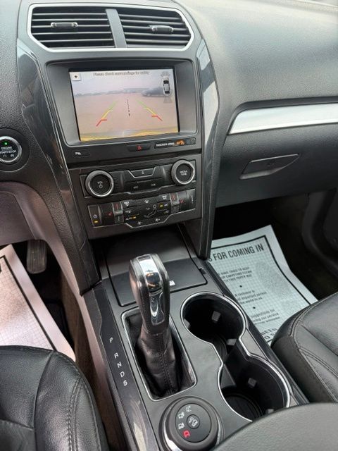 Used 2017 Ford Explorer XLT - photo 3
