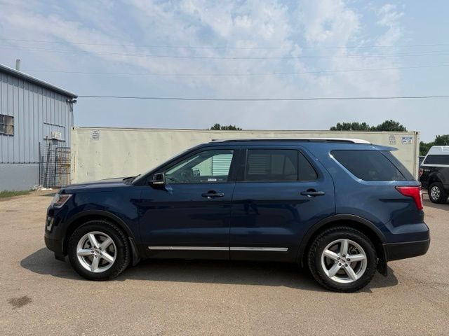 Used 2017 Ford Explorer XLT - photo 5
