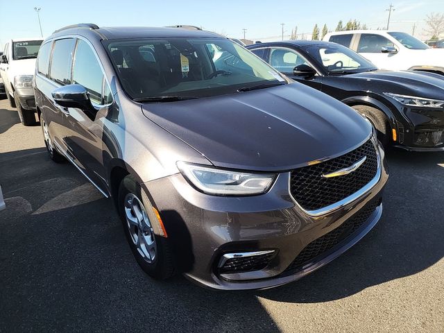 Used 2023 Chrysler Pacifica - photo 2