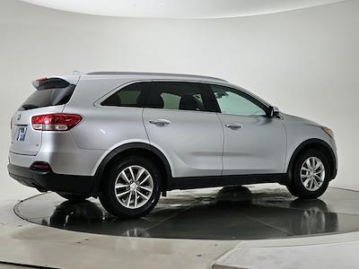 Used 2016 Kia Sorento - photo 1