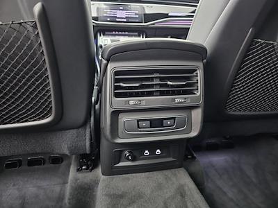 Used 2025 Audi Q7 - photo 1