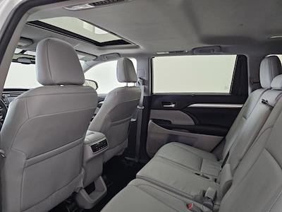 Used 2016 Toyota Highlander - photo 1