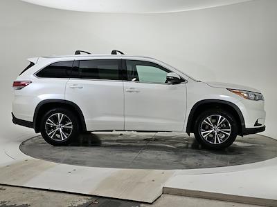 Used 2016 Toyota Highlander - photo 1