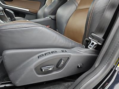 Used 2015 Volvo XC60 - photo 1