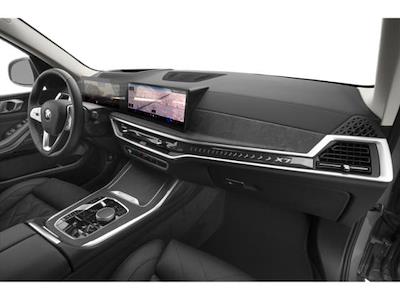 Used 2025 BMW X7 - photo 1