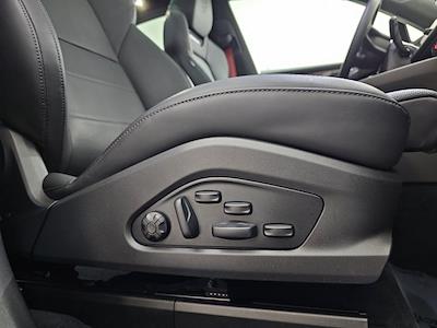 Used 2025 Porsche Macan - photo 1