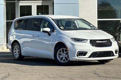 2023 Chrysler Pacifica FWD Minivan for sale #9234 - photo 2