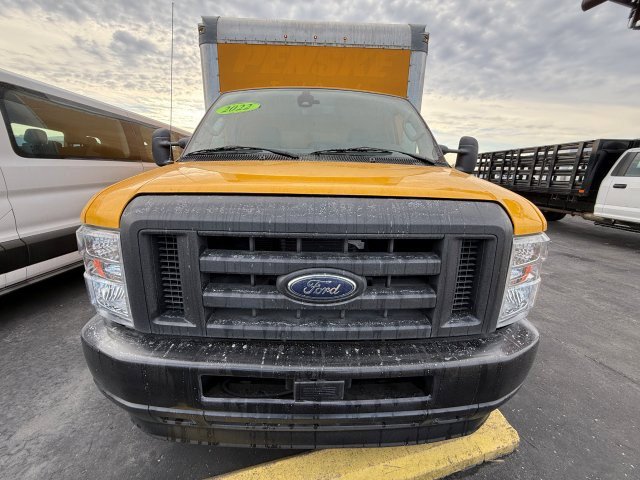 Used 2022 Ford E-350 - photo 5