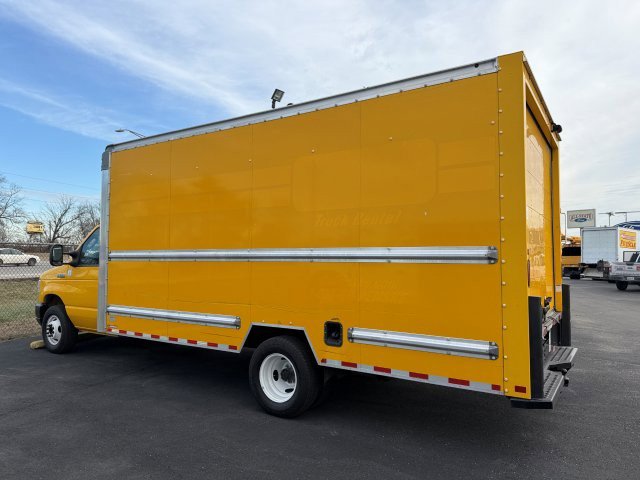 Used 2022 Ford E-350 - photo 2