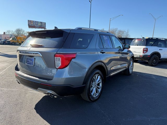 Used 2024 Ford Explorer - photo 2