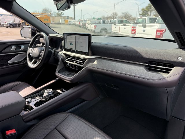 Used 2025 Ford Explorer - photo 26