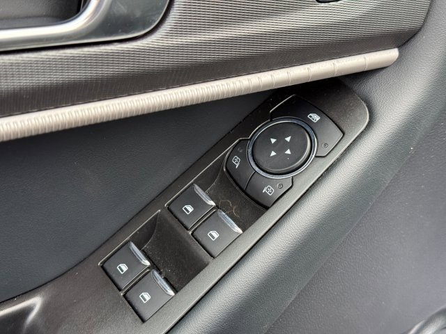 Used 2025 Ford Explorer - photo 13