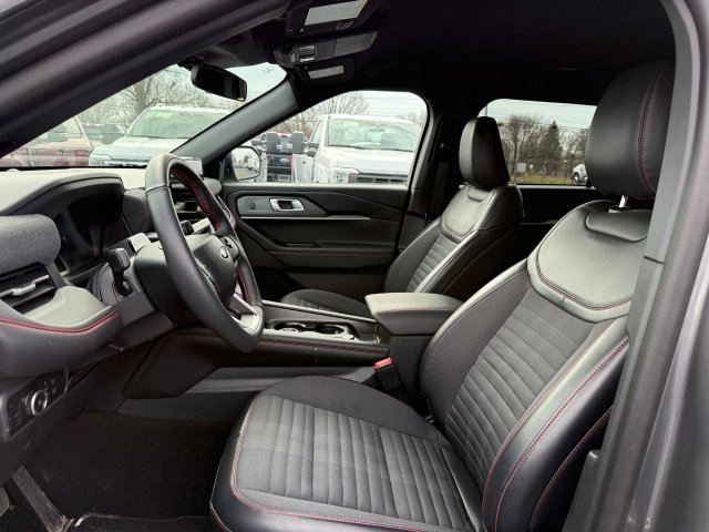 Used 2025 Ford Explorer - photo 15