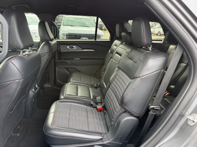 Used 2025 Ford Explorer - photo 19