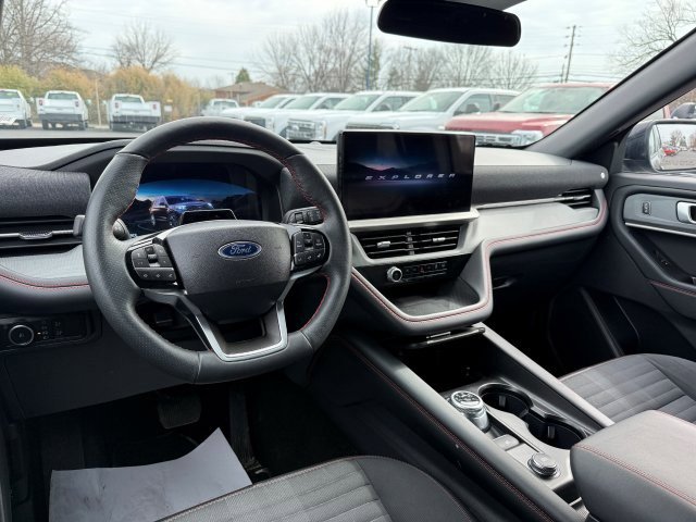 Used 2025 Ford Explorer - photo 21