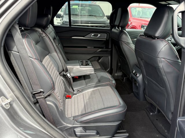 Used 2025 Ford Explorer - photo 23