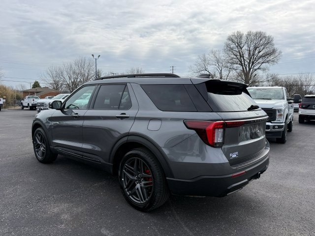 Used 2025 Ford Explorer - photo 6