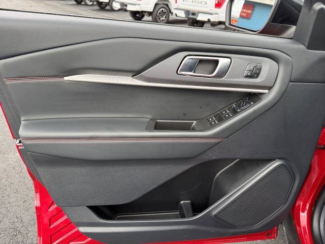 Used 2025 Ford Explorer - photo 12