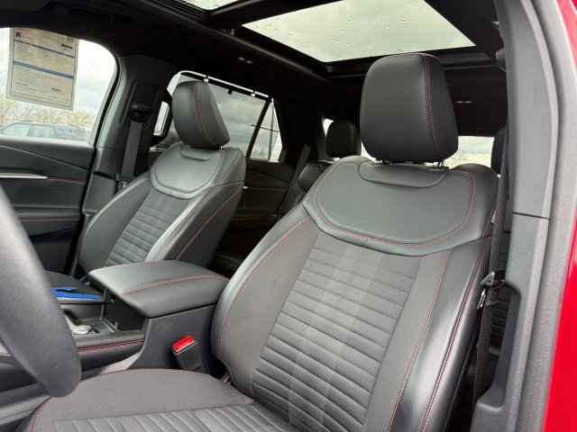 Used 2025 Ford Explorer - photo 17