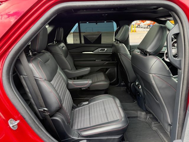 Used 2025 Ford Explorer - photo 27