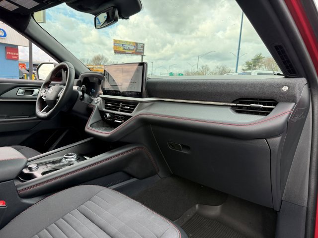 Used 2025 Ford Explorer - photo 30