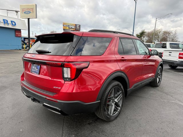 Used 2025 Ford Explorer - photo 2