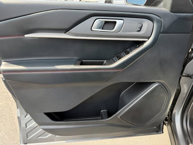 Used 2025 Ford Explorer - photo 11