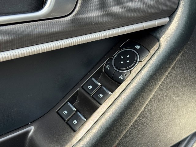 Used 2025 Ford Explorer - photo 12