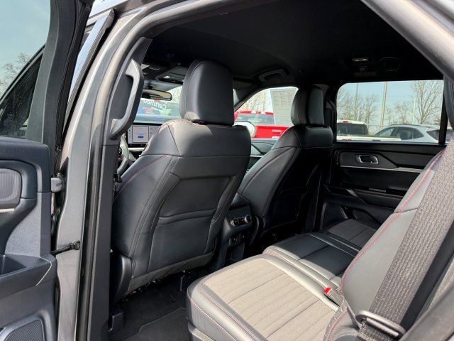 Used 2025 Ford Explorer - photo 17