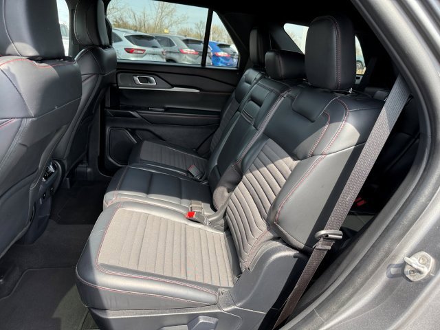 Used 2025 Ford Explorer - photo 18