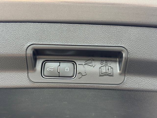 Used 2025 Ford Explorer - photo 22