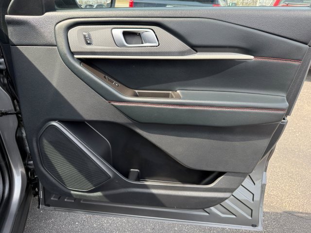 Used 2025 Ford Explorer - photo 25