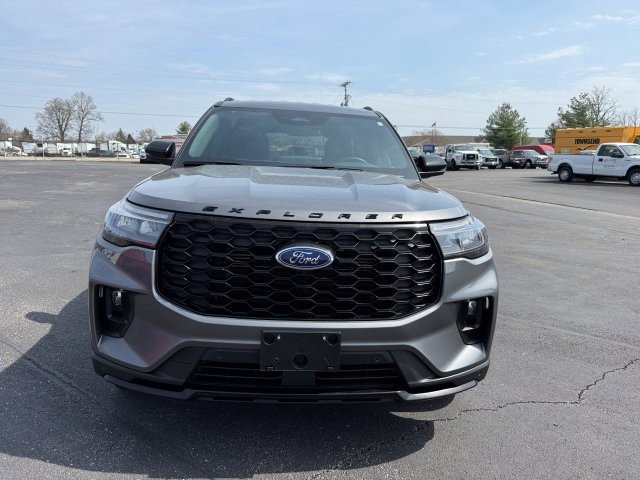 Used 2025 Ford Explorer - photo 6