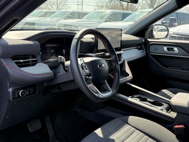 Used 2025 Ford Explorer - photo 12