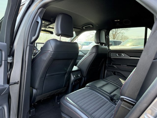 Used 2025 Ford Explorer - photo 16