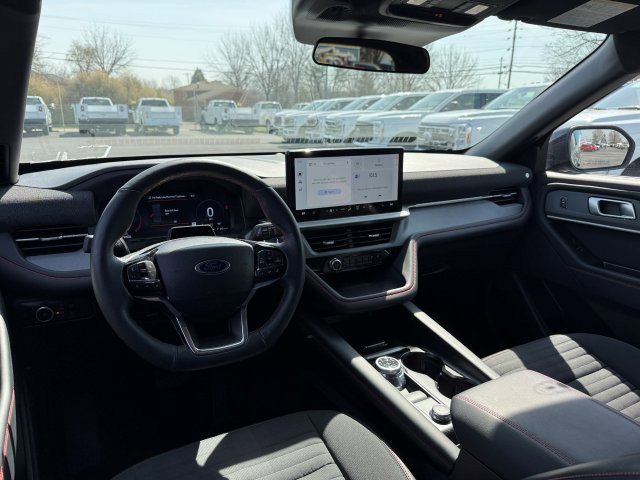 Used 2025 Ford Explorer - photo 18
