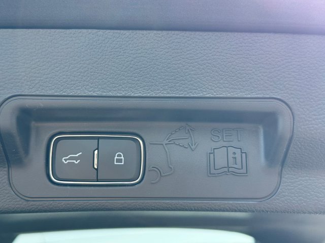 Used 2025 Ford Explorer - photo 21