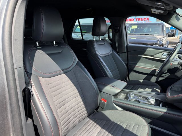 Used 2025 Ford Explorer - photo 29